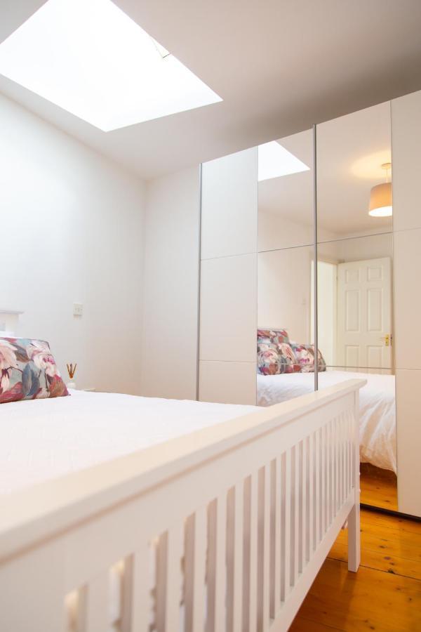 Two Bedroom Townhouse In The Heart Of Dungarvan 던가반 외부 사진