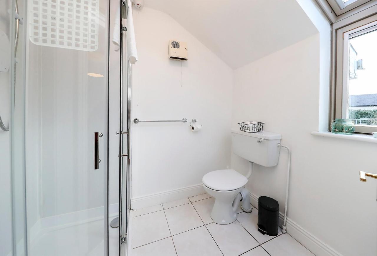 Two Bedroom Townhouse In The Heart Of Dungarvan 던가반 외부 사진