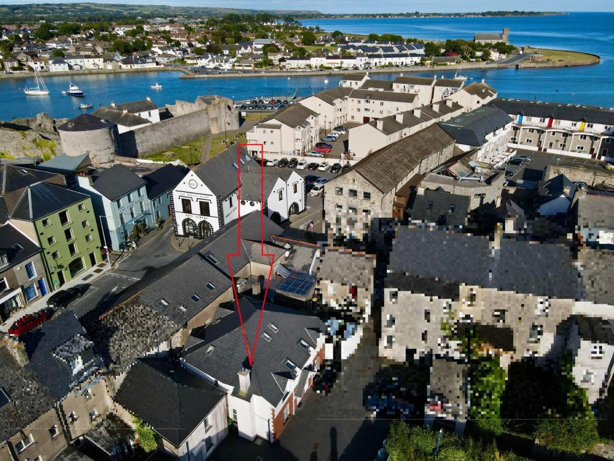 Two Bedroom Townhouse In The Heart Of Dungarvan 던가반 외부 사진